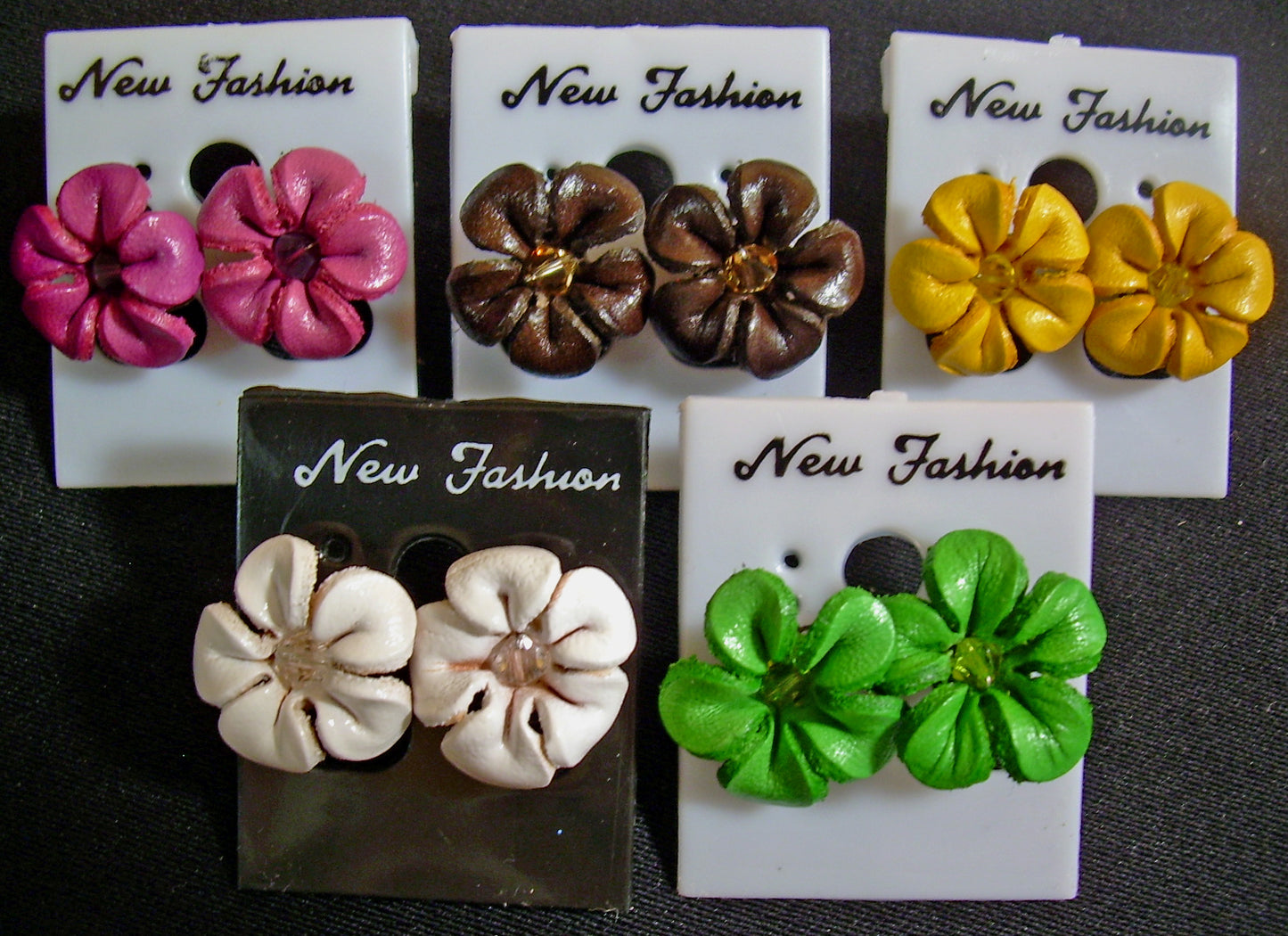 Small Daisy Leather Earrings