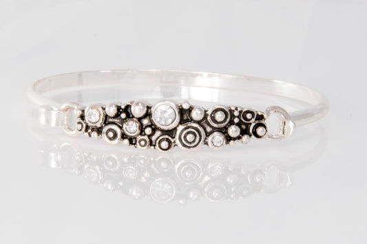 Crystals/Circle Narrow Oval Bracelet