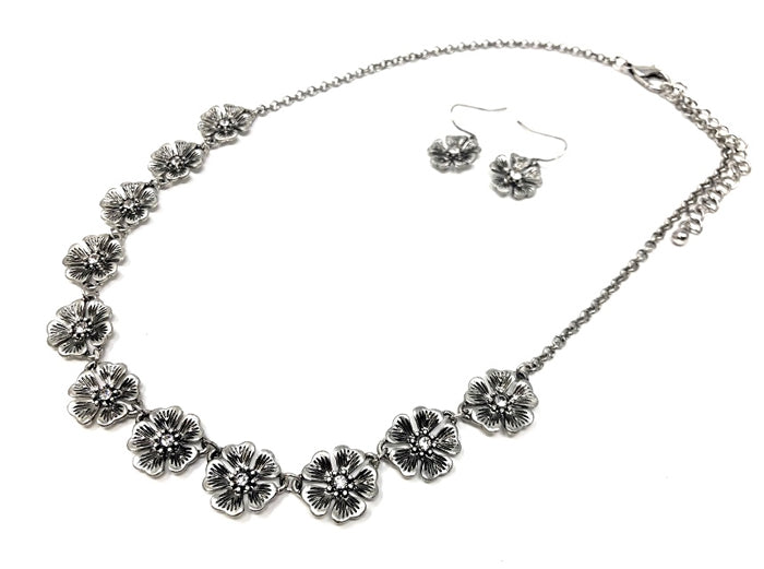 Flowers w/ Crystals Silver N/E Set